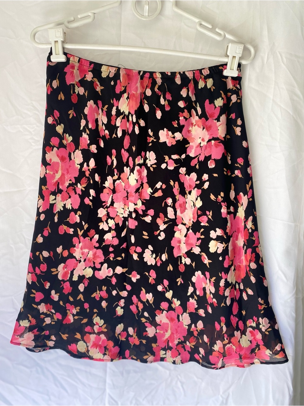 Vintage 90s Justin
Thymeltd Floral Maxi Skirt Elastic waist 12p flattering fit